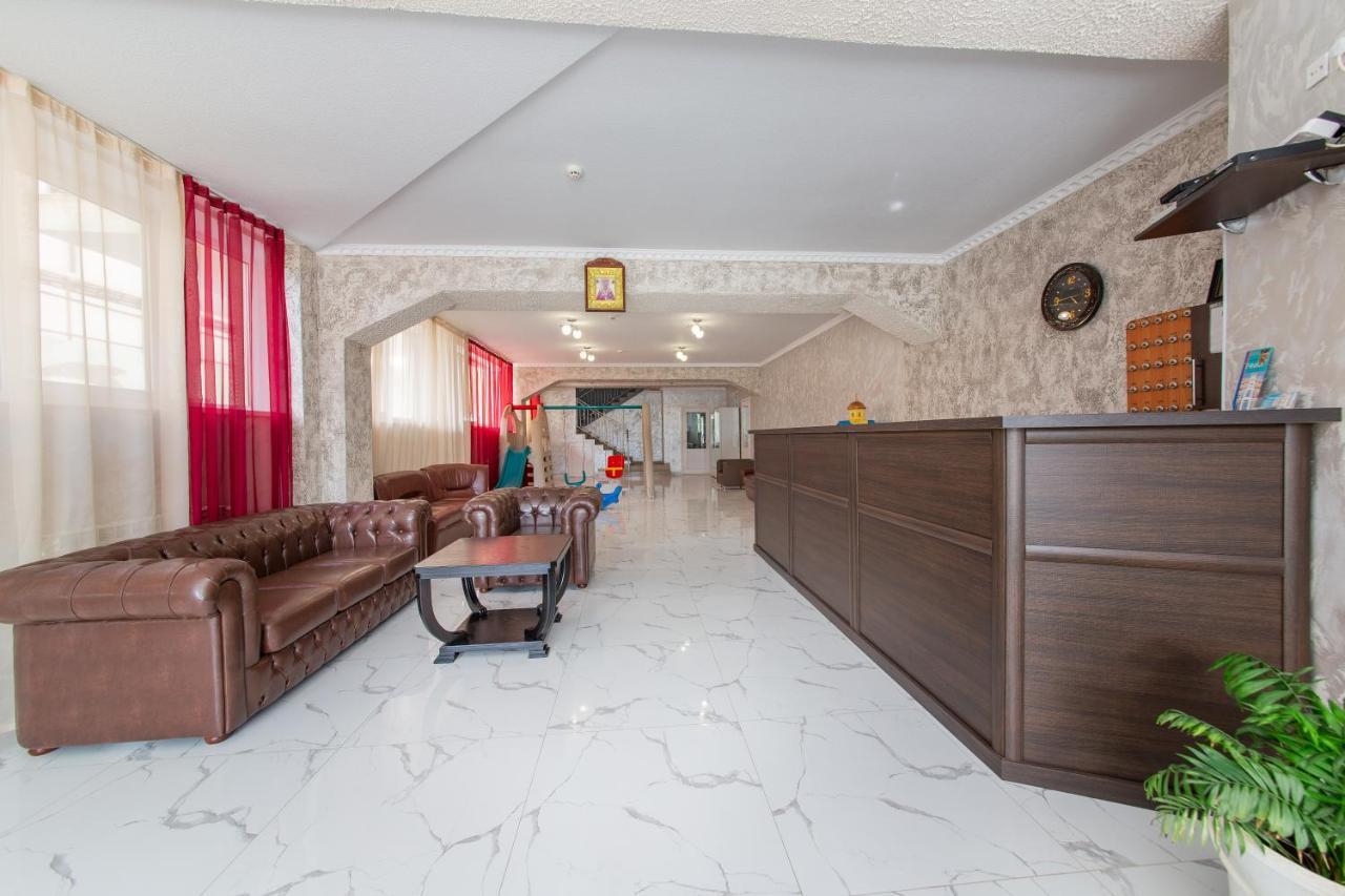 Гостевой Дом "Геракл " Otel Vityazevo Dış mekan fotoğraf